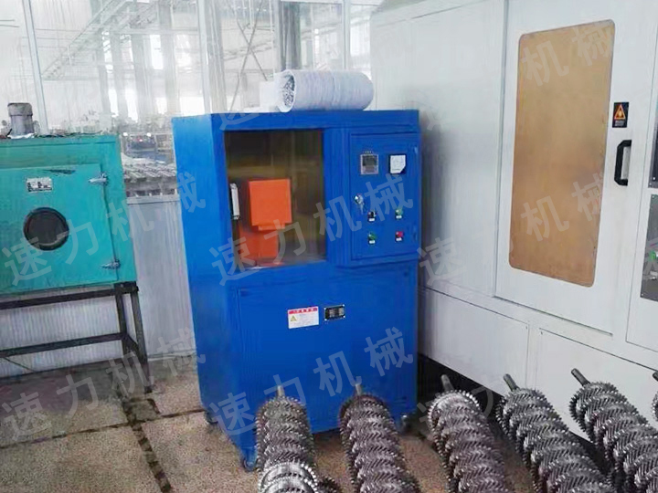 比亞迪汽車使用我司小型齒輪加熱器使用現場